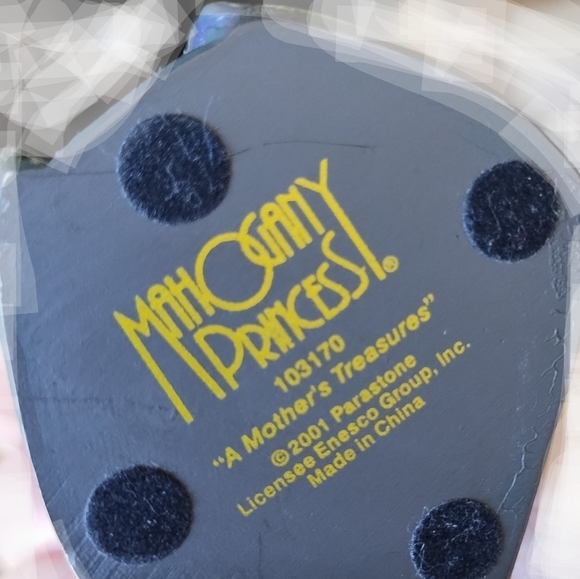 Enesco Mahogany Princes figureine  and frame ( 2 piece/ items) - Picture 4 of 5